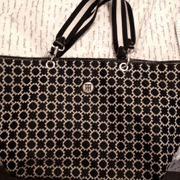 Tommy Hilfiger Handbags - Tommy Hilfiger purse/tote bag
